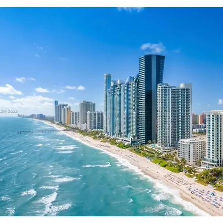 Miami Sunny Isles Ocean Reserve 704